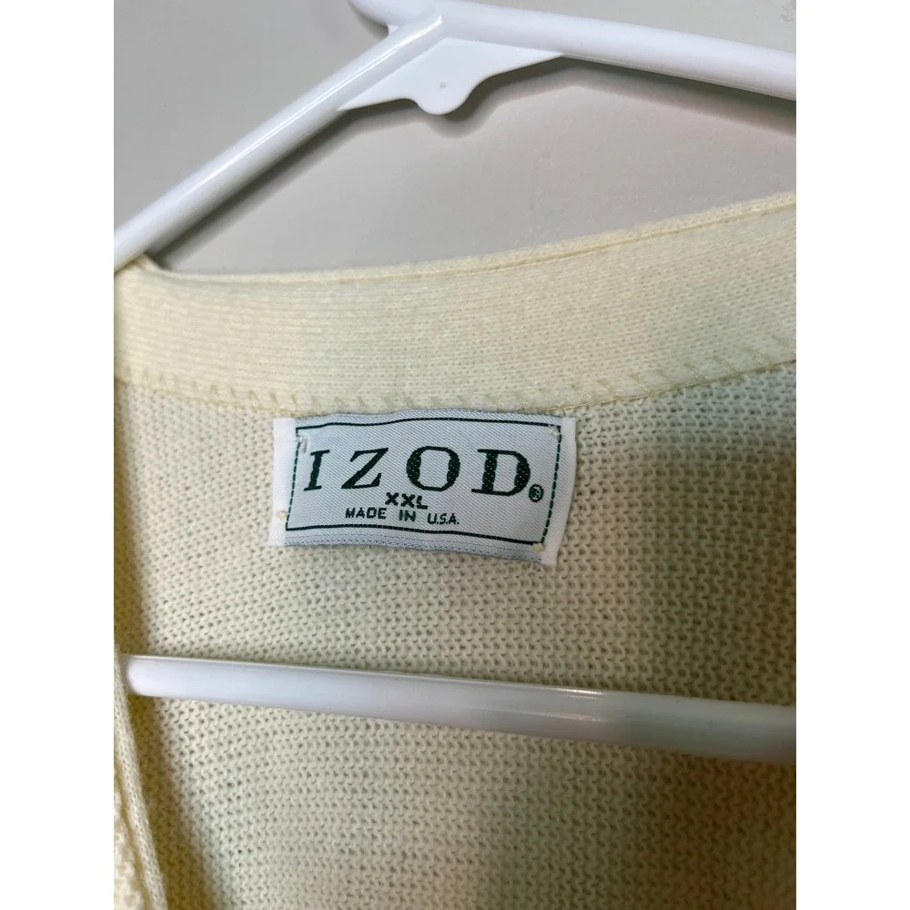 Izod 31 stains chest